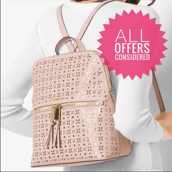 Michael Kors Handbags - 🎈Michael Kors backpack 🎒